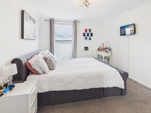 Bedroom- click for photo gallery